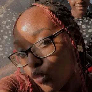 Babysitter Available in London !!!