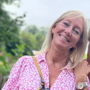 Baby-sitter active, sportive, aimant la vie tout simplement.