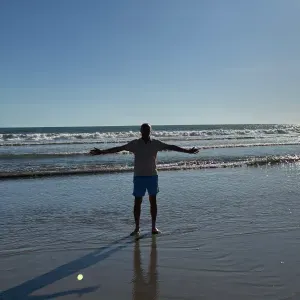 je recherche une femme de ménage .