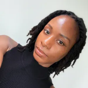 Étudiante disponible pour garde a domicile à Rouen