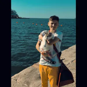 Cerco lavoro pulizie a Trieste 