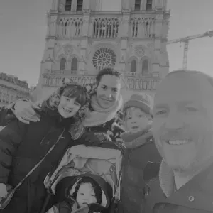 Cherche baby sit pour nos vacances