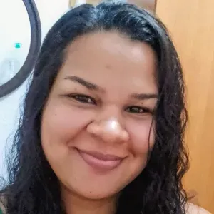 Empleado de limpieza en Valencia con atención al detalle