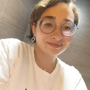 Baby-sitter a l'écoute et créative