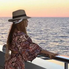 Nounou avec 5 Ans d'Expérience Disponible 