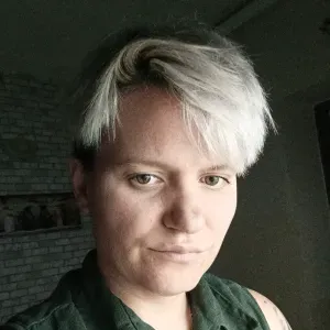 Addetta di pulizie per condomini anche per aprtameti grazie