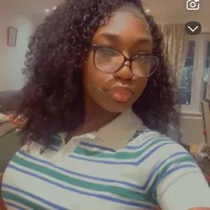 An experienced babysitter in London 