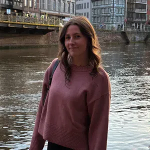 Baby-sitter disponible sur le 57