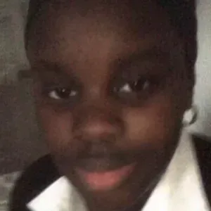 Baby-sitter dévoue à bruxelles.