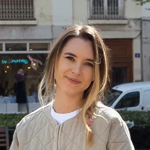 Baby-sitter douce et créative à Lyon 