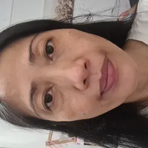 Bonjour je suis Philippine beaucoup de experiences chercher