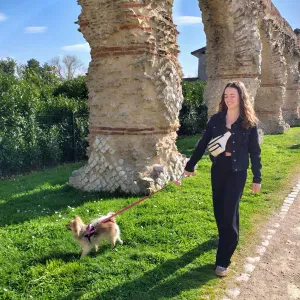 Garder/s'occuper/nourrir/promener des animaux