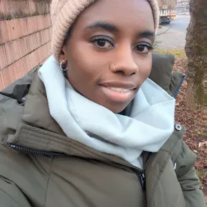 Femme de ménage responsable avec une grande capacité.