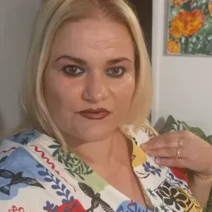  Femme de Menage sur la Charente 