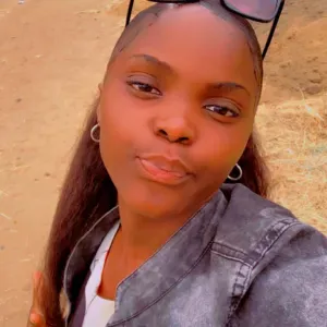 Repetitrice des enfants orphelins à Kinshasa 