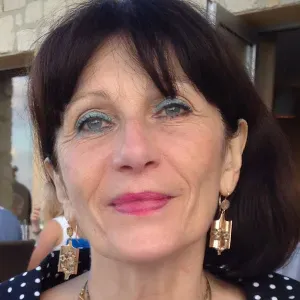 Je recherche une femme de ménage avec référence .