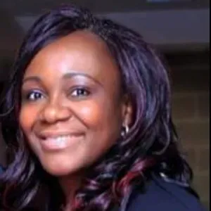 Dame expérimentée pour garde d'enfantss .