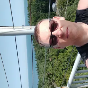 Pomoc chorym osobom.Moze być praca na stałe.