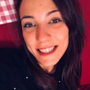 Babysitter affidabile con esperienza nella cura dei bambini