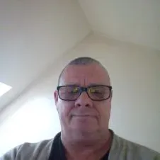 Je suis disponible pour quelques heures de menage.horaire j.