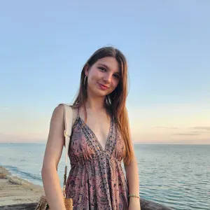 Reliable Babysitter & Tutor in Coimbra