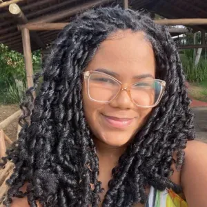 Bonjour, je m'appelle Mariana,  et j'habite à Eternach