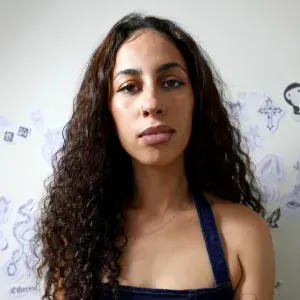 Reliable English-Speaking Babysitter in Marseille