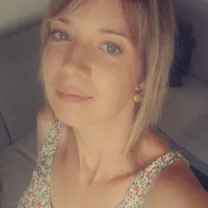 Femme de ménage a de maisons et appartements.