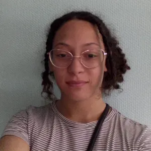 Garde d'enfant débutante à domicile le week-end 