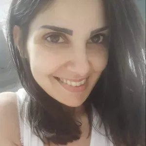 Garde de 2 enfants de 1 et 2 ans. Changer couches , repas.