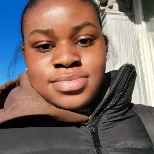 Babysitter de 17 ans fiable et responsable à Bruxelles