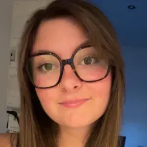 baby-sitter et étudiante sur Olivet et ses alentours !