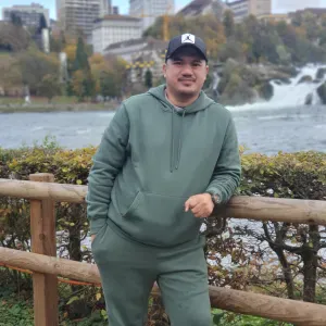 I am pet sitter and pet lover, my favorite