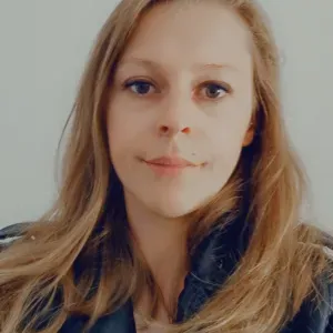 Aide ménagère/Aide à domicile.