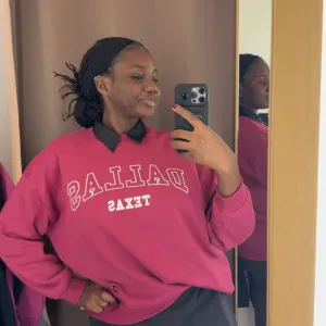 Baby-sitter expérimentée à la maison 