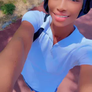 Femme de manège dans le département du 24 précisément Boulaz