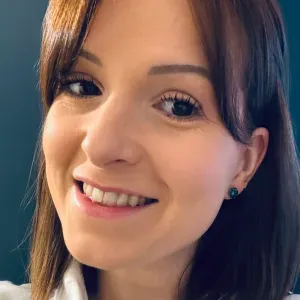 Je propose ménage et repassage à domicile, travail soigné.