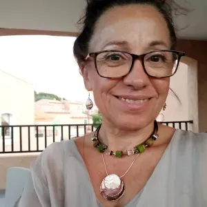 Nounou expérimentée, douce et responsable, basée à Nice