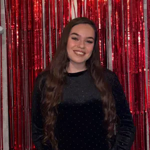 Baby-sitter expérimentée avec aide aux devoirs 