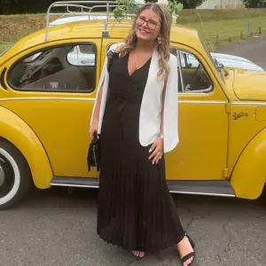 Baby-sitter attentionnée, disponible et responsable.