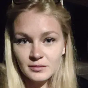 Gentile ragazza OSS e INFERMIERA di Cormons