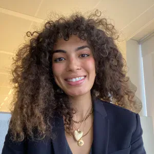 Babysitter & Tutor – 5+ Years Experience