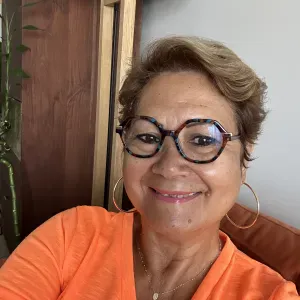 Nounou depuis plus de vingt ans dans la petite enfance. 