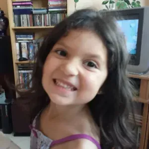 Lycéenne disponible pour le babysitting