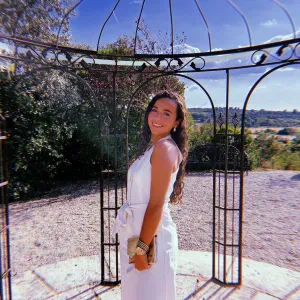 Étudiante sérieuse disponible pour baby-sitting occasionnel