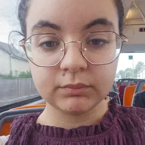 Je suis là pour garder vos enfants