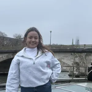 Soy una niñera con experiencia, en países latinos