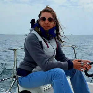 Aide à domicile, auxiliaire de vie, aide ménagère