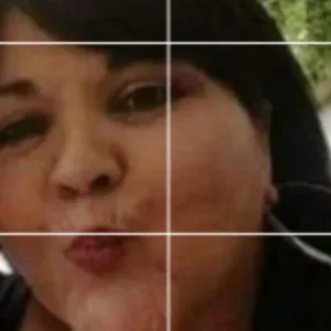 A detta alle pulizie con grande attenzione 