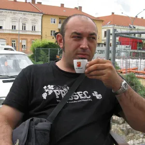 Offerta di lavoro per babysitter – assistenza all'infan...